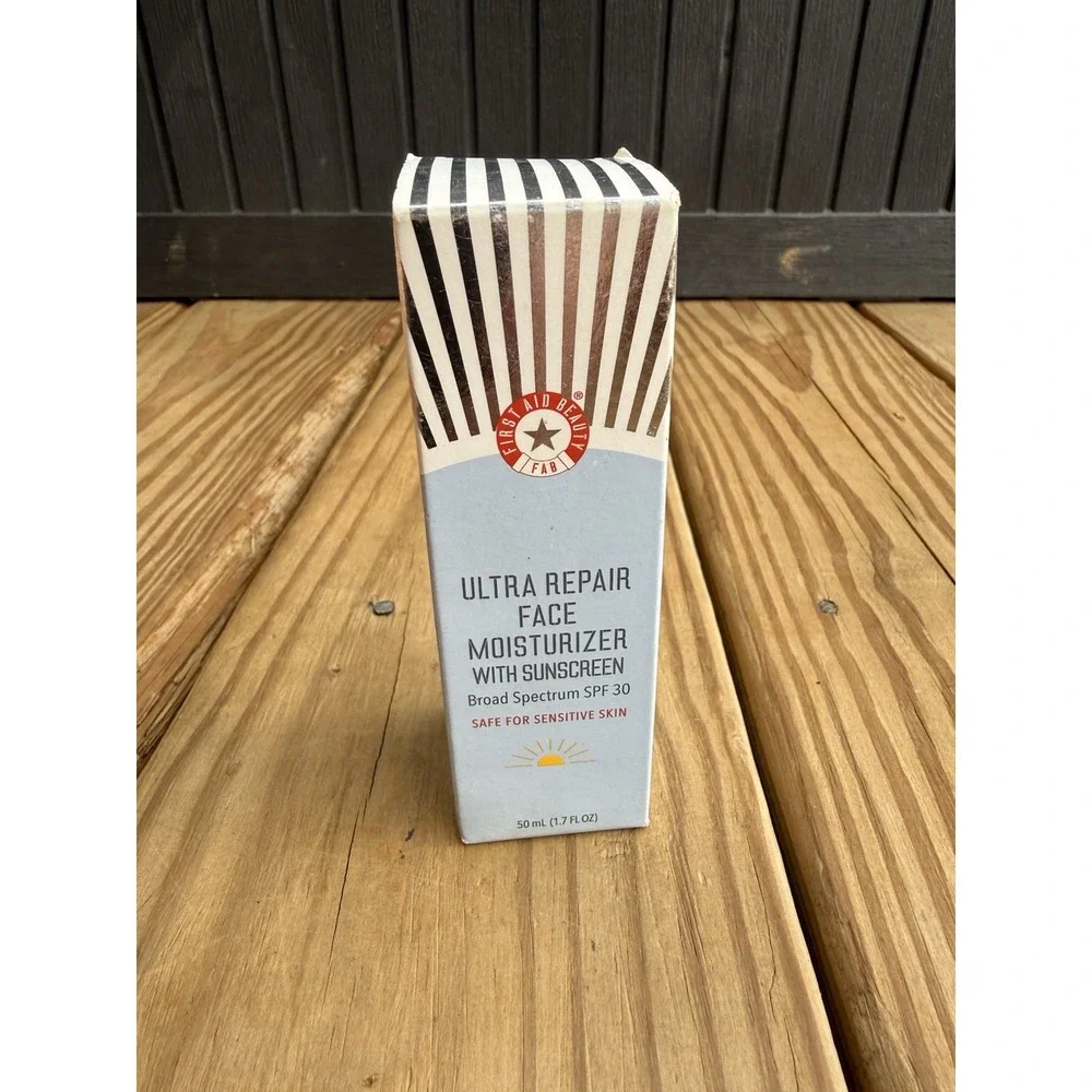First Aid Beauty Ultra Repair Face Moisturizer With Sunscreen 1.7 fl oz